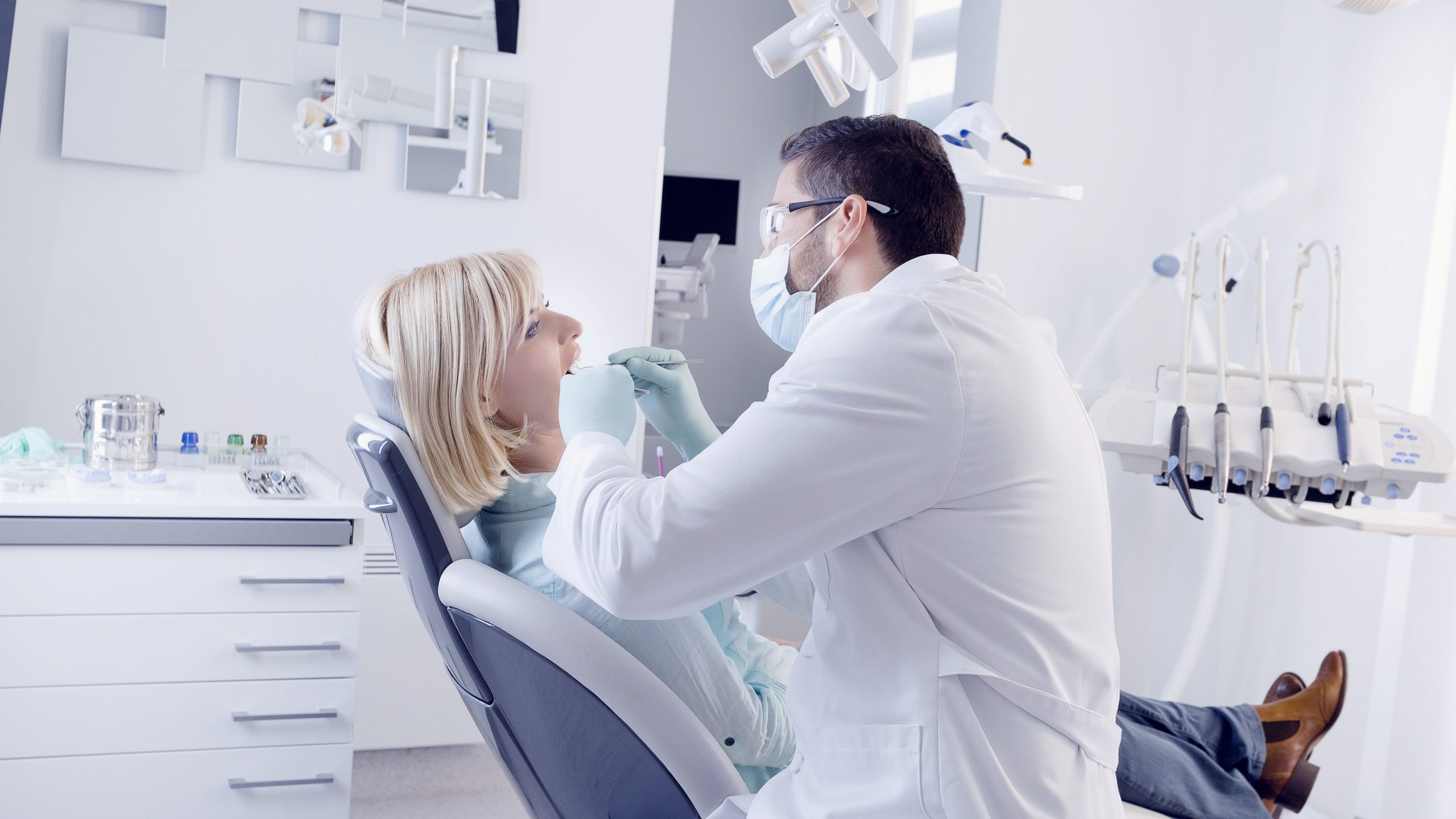 Dentist in Farmington, MI